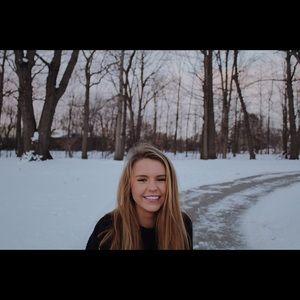 Meet your Posher, Ella